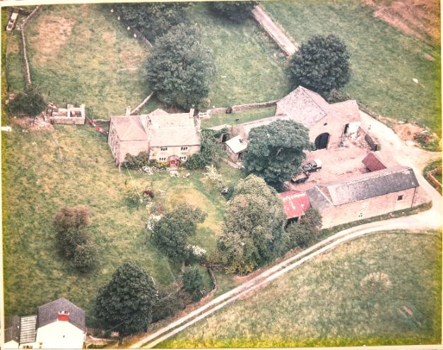 Aerial picture of Goytside Farm complex in 1989